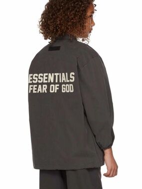 FEAR OF GOD ESSENTIALS
ESSENTIALS KID'S COACHES JACKET - IRON